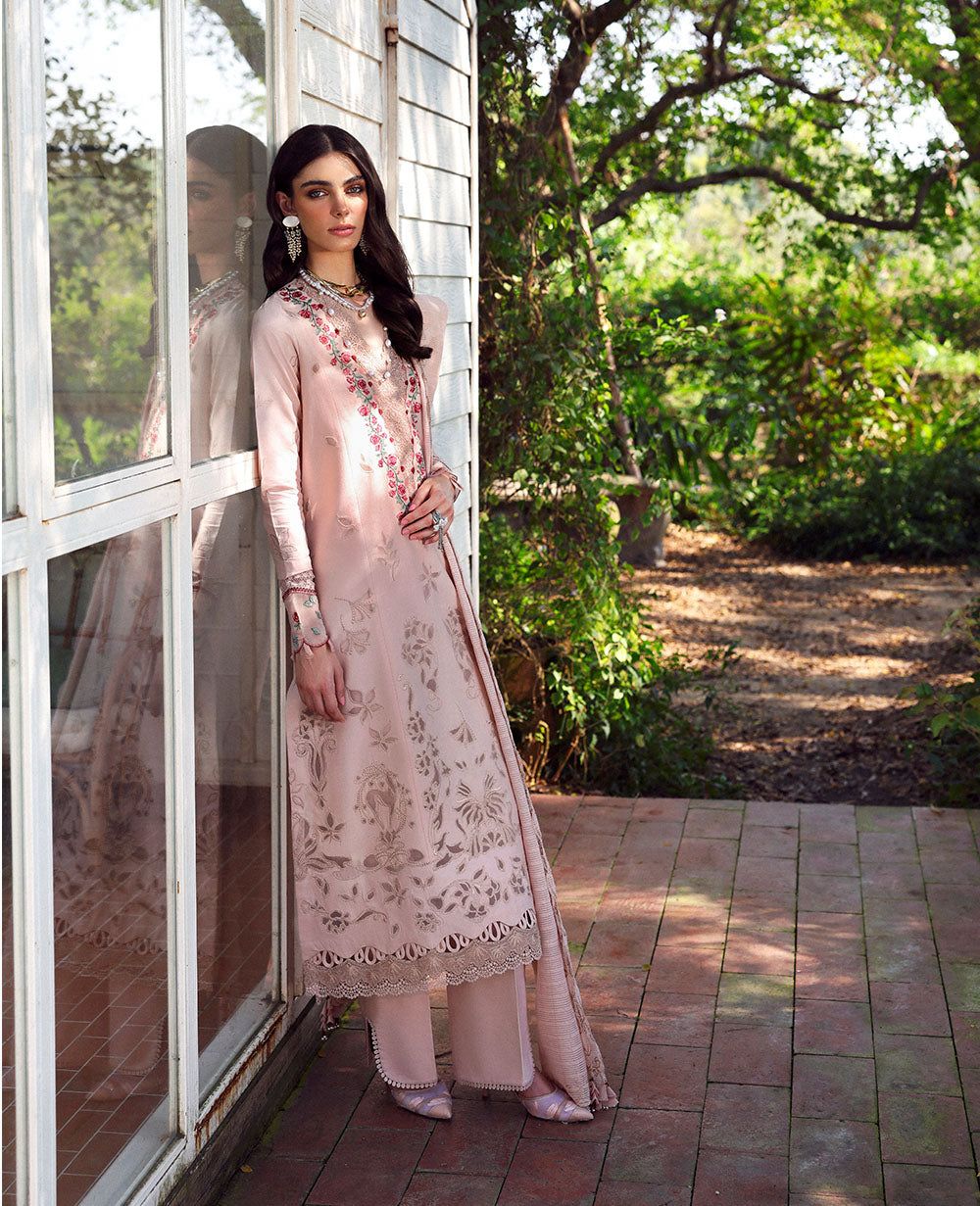 REPUBLIC WOMENS WEAR M-140